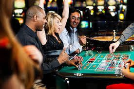 Dashboard aplikasi online slots dengan menu kategori game termasuk Cambodia Pools