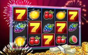 Montase layar aplikasi online slots menampilkan proses onboarding, halaman utama, dan permainan Dragon Fishing